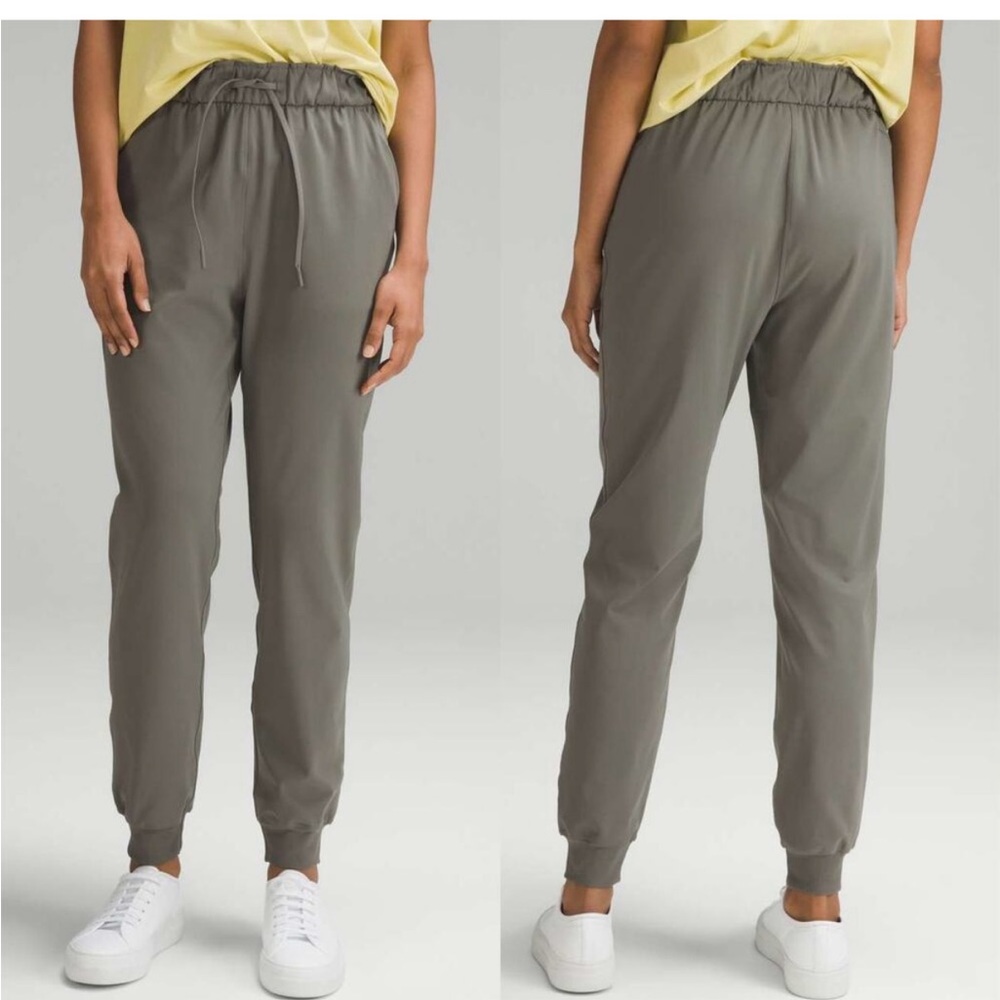 Lululemon Stretch High-Rise Jogger full length size 8
